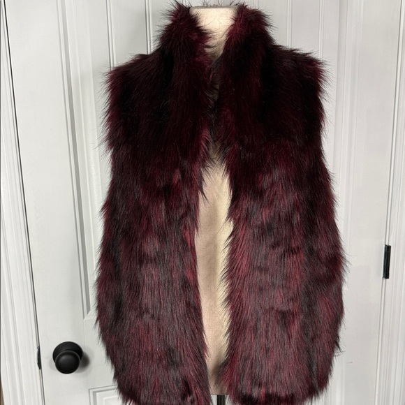 BCBGeneration Jackets & Blazers - BCBGeneration Faux Fur Vest Sz Medium